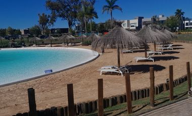 Departamento en venta de 1 dormitorio c/ jardín y cochera en Lagoon Pilar