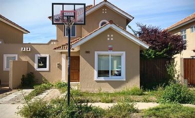 Casa en Venta en Guillermo Ulriksen con Raul Bitran