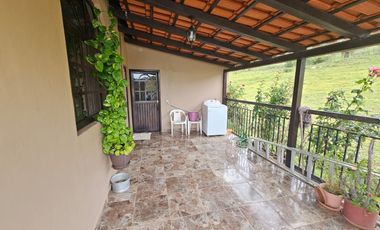 Bonita casa con vista a la presa de valle de juarez jalisco