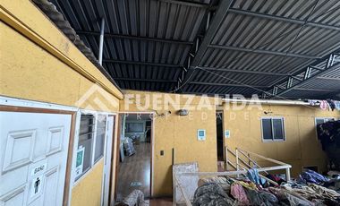 Local Comercial en Arriendo en Letras/ Biaut