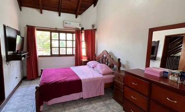 EXCELENTE CASA CENTRICA DE DOS PLANTA EN VENTA CON ESCRITURA