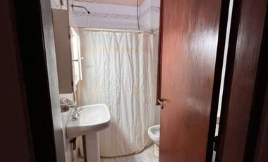 EXCELENTE CASA CENTRICA DE DOS PLANTA EN VENTA CON ESCRITURA