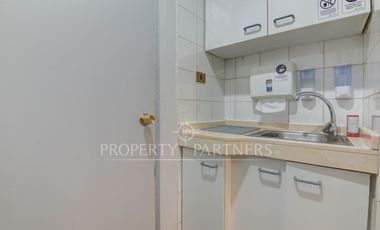 Metro Esc. Militar/Oficina con amplia zona de trabajo/ 4 privados