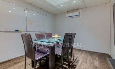 Metro Esc. Militar/Oficina con amplia zona de trabajo/ 4 privados