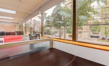 Metro Esc. Militar/Oficina con amplia zona de trabajo/ 4 privados