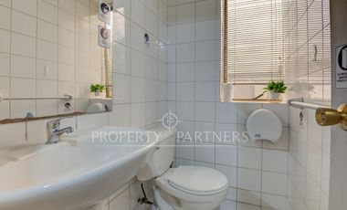 Metro Esc. Militar/Oficina con amplia zona de trabajo/ 4 privados