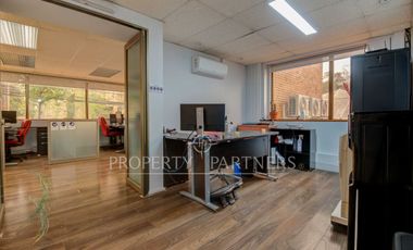 Metro Esc. Militar/Oficina con amplia zona de trabajo/ 4 privados