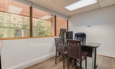 Metro Esc. Militar/Oficina con amplia zona de trabajo/ 4 privados