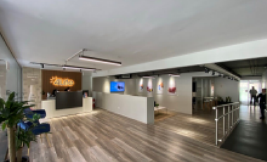 Local Comercial en Arriendo en Monseñor Sotero Sanz/ Metro Pedro de Valdivia