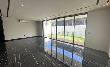 Espectacular casa en venta en vía cumbres