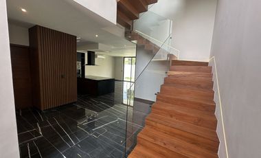 Espectacular casa en venta en vía cumbres