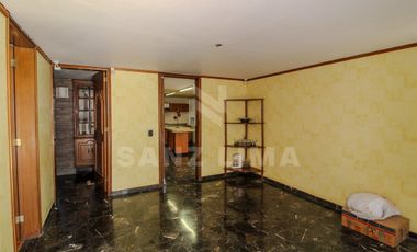 ALAMEDA: Magnifica residencia, una planta, con amplio jardín y finos acabados.