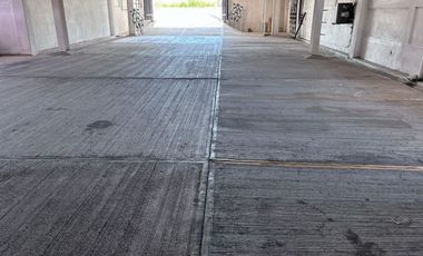 Renta de local comercial en plaza Mediterraneo, El Pueblito