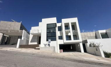 CASA  EN VENTA, EN LOMAS DE SAN CHARBEL