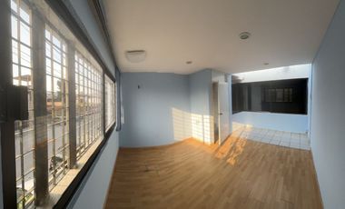 Casa En Venta,  Estilo Modernista ubicada en Tlalnepantla Cod. ZV1392