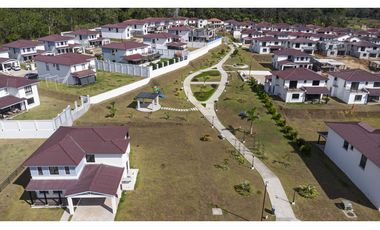 SE VENDE CASA EN COSTA VERDE