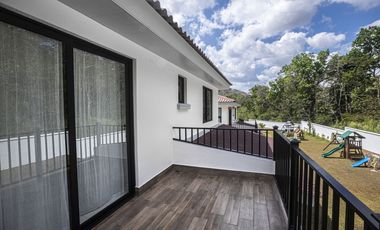 SE VENDE CASA EN COSTA VERDE