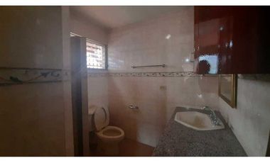 ALQUILER DE CASA PARA USO COMERCIAL O VIVIENDA 258M2 NRR