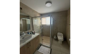 BRISAS DEL GOLF / PH AVENTURA / 180M2 / 2 NIVELES / 4 HABITC / TERRAZA