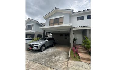 BRISAS DEL GOLF / PH AVENTURA / 180M2 / 2 NIVELES / 4 HABITC / TERRAZA