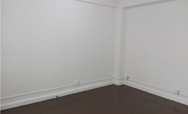 SE VENDEN O PERMUTAN OFICINAS EN EL CENTRO