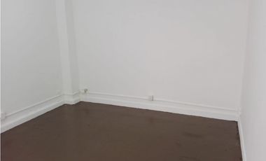 SE VENDEN O PERMUTAN OFICINAS EN EL CENTRO
