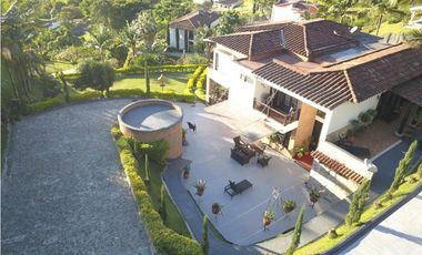 ESPECTACULAR CASA EN ARRIENDO EN ENVIGADO, ESCOBERO