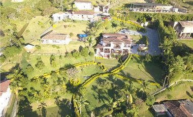 ESPECTACULAR CASA EN ARRIENDO EN ENVIGADO, ESCOBERO