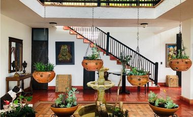 ESPECTACULAR CASA EN ARRIENDO EN ENVIGADO, ESCOBERO