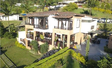 ESPECTACULAR CASA EN ARRIENDO EN ENVIGADO, ESCOBERO