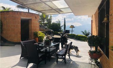ESPECTACULAR CASA EN ARRIENDO EN ENVIGADO, ESCOBERO