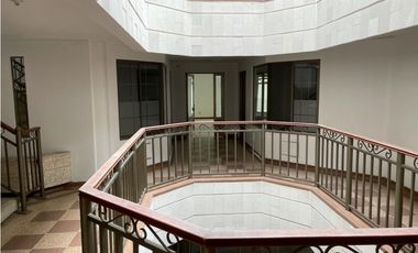 EDIFICIO EN VENTA CABECERA DEL LLANO