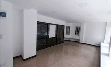 Arriendo Local Comercial en Junin La Candelaria