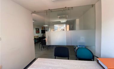 Arriendo Oficina 54 mts Carrera 15 con 106