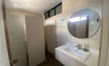 Arriendo Oficina 54 mts Carrera 15 con 106