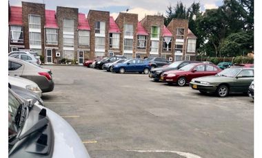 Casa de tres niveles en venta en Suba