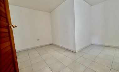 Casa de tres niveles en venta en Suba