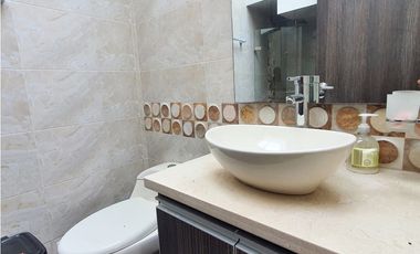 Se vende preciosa casa esquinera en conjunto cerrado