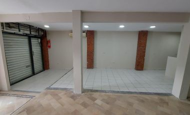 Local Comercial al pie de avenida Isidro Ayora Sauces 9