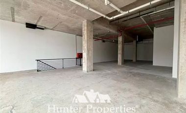 Local Comercial en Arriendo en Vitacura / Nueva Costanera / Paul Claudel