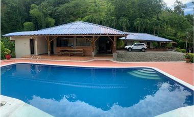 VENDO ESPECTACULAR CASA FINCA EN SANTUARIO A 10 MIN DE LA VIRGINIA