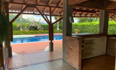 VENDO ESPECTACULAR CASA FINCA EN SANTUARIO A 10 MIN DE LA VIRGINIA