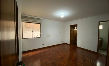 SE VENDE APARTAMENTO EN PINARES COD 8025533
