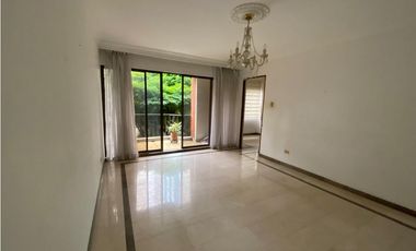 SE VENDE APARTAMENTO EN PINARES COD 8025533