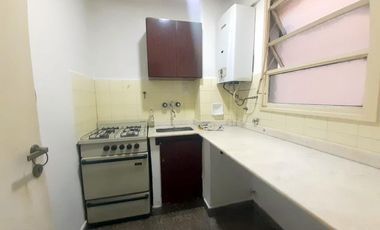 DEPARTAMENTO DE 2 AMBIENTES  A UNA CUADRA DE CABILDO