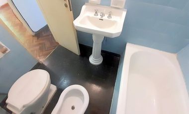 DEPARTAMENTO DE 2 AMBIENTES  A UNA CUADRA DE CABILDO