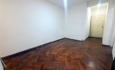 DEPARTAMENTO DE 2 AMBIENTES  A UNA CUADRA DE CABILDO