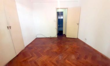 DEPARTAMENTO DE 2 AMBIENTES  A UNA CUADRA DE CABILDO