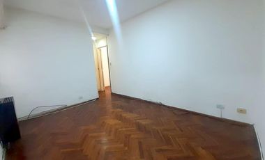 DEPARTAMENTO DE 2 AMBIENTES  A UNA CUADRA DE CABILDO
