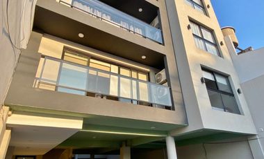 Excelente Departamento a estrenar de 2 ambientes con cochera en edificio con amenities. ¡Financiación